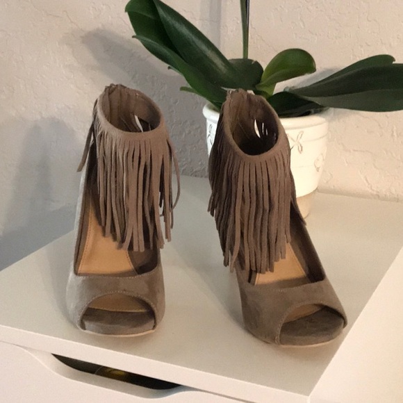 Heels - Picture 5 of 5